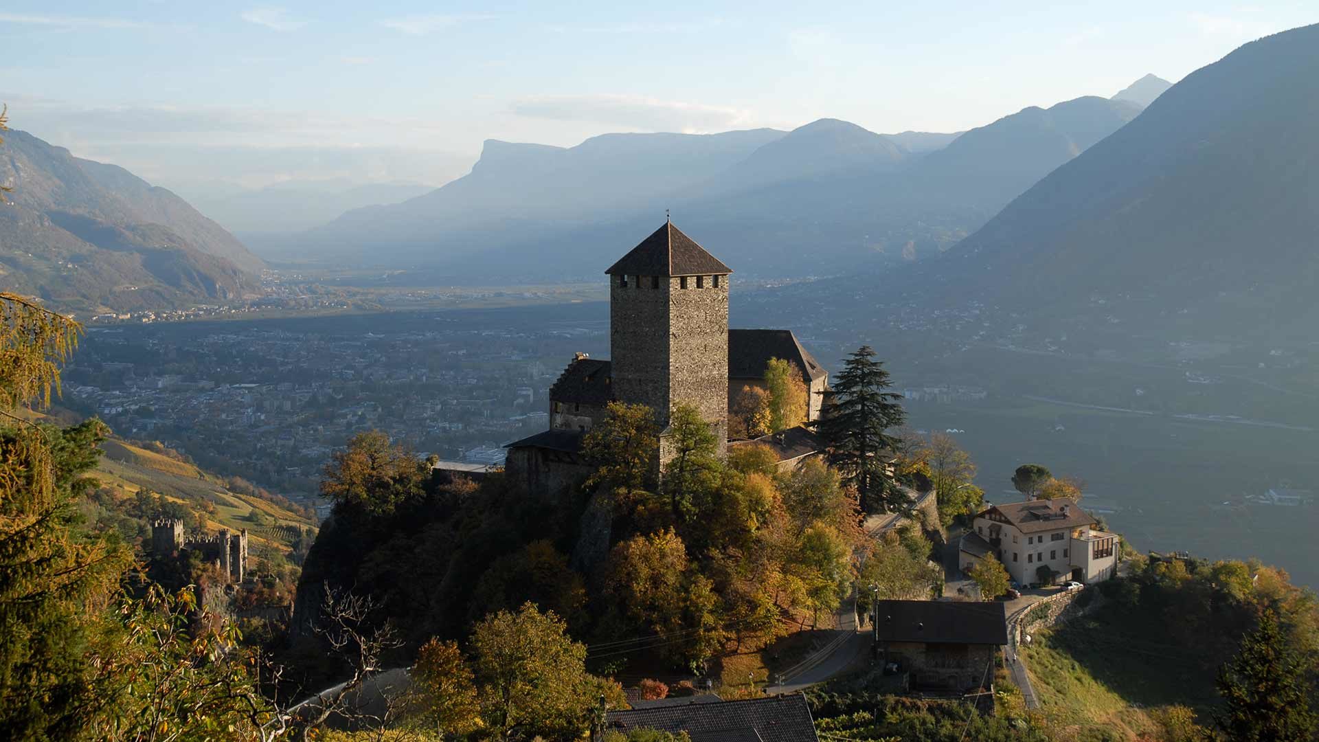 Vista sul Castel Tirolo