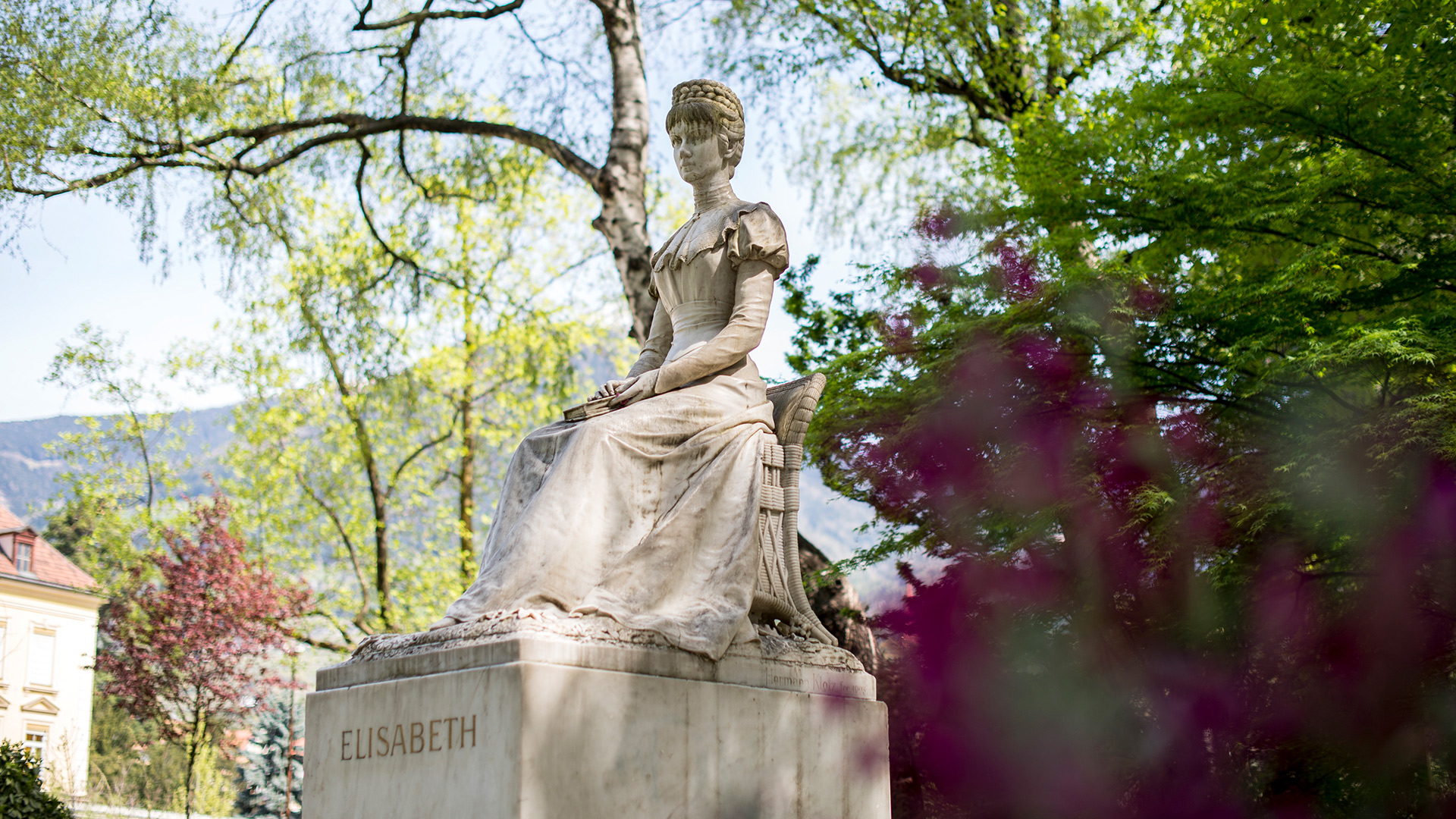 Statua dell'imperatrice austriaca Elisabetta (Sissi) - Passeggiata d'Estate a Merano